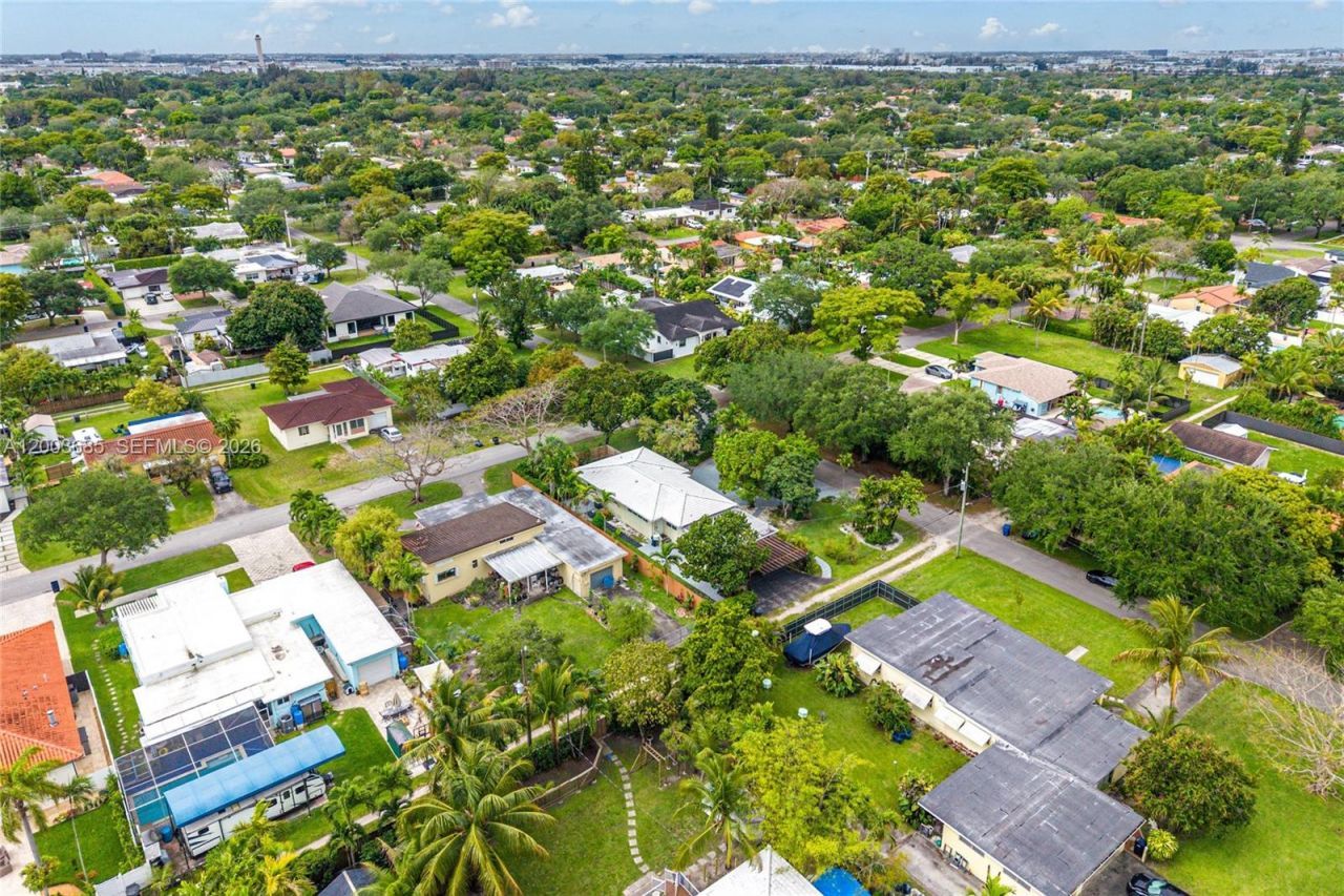 501 Lawn Way, Miami Springs, FL 33166 Photo