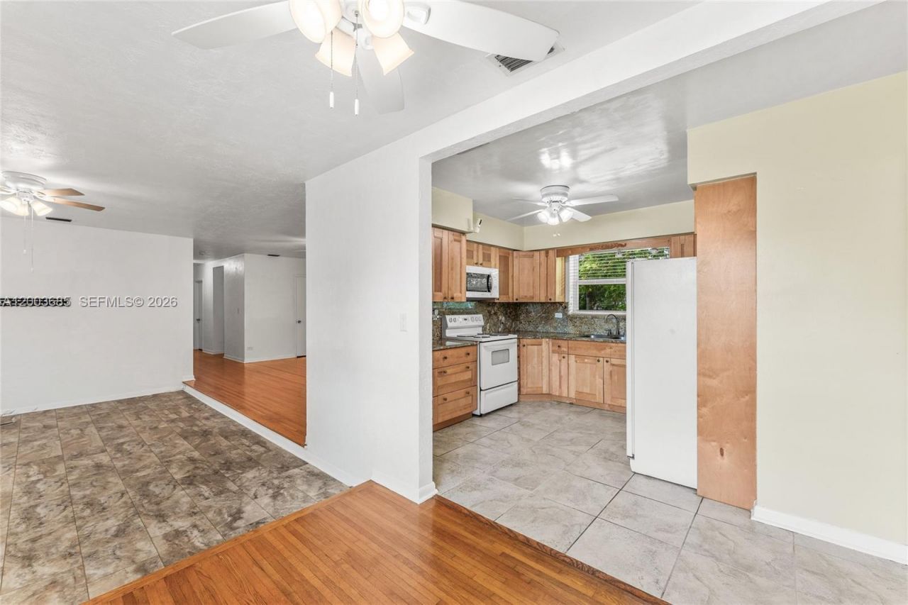 501 Lawn Way, Miami Springs, FL 33166 Photo