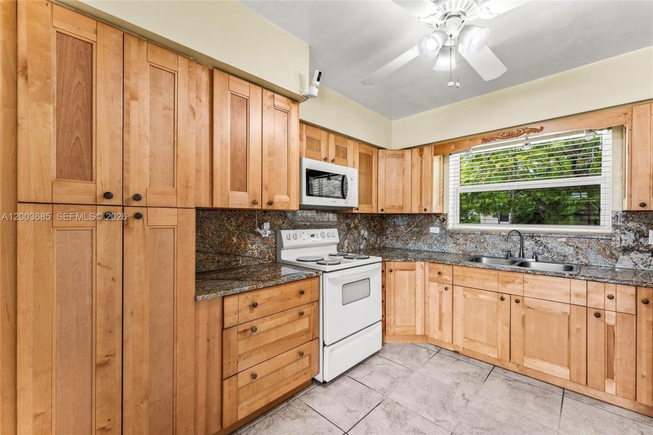 501 Lawn Way, Miami Springs, FL 33166 Photo