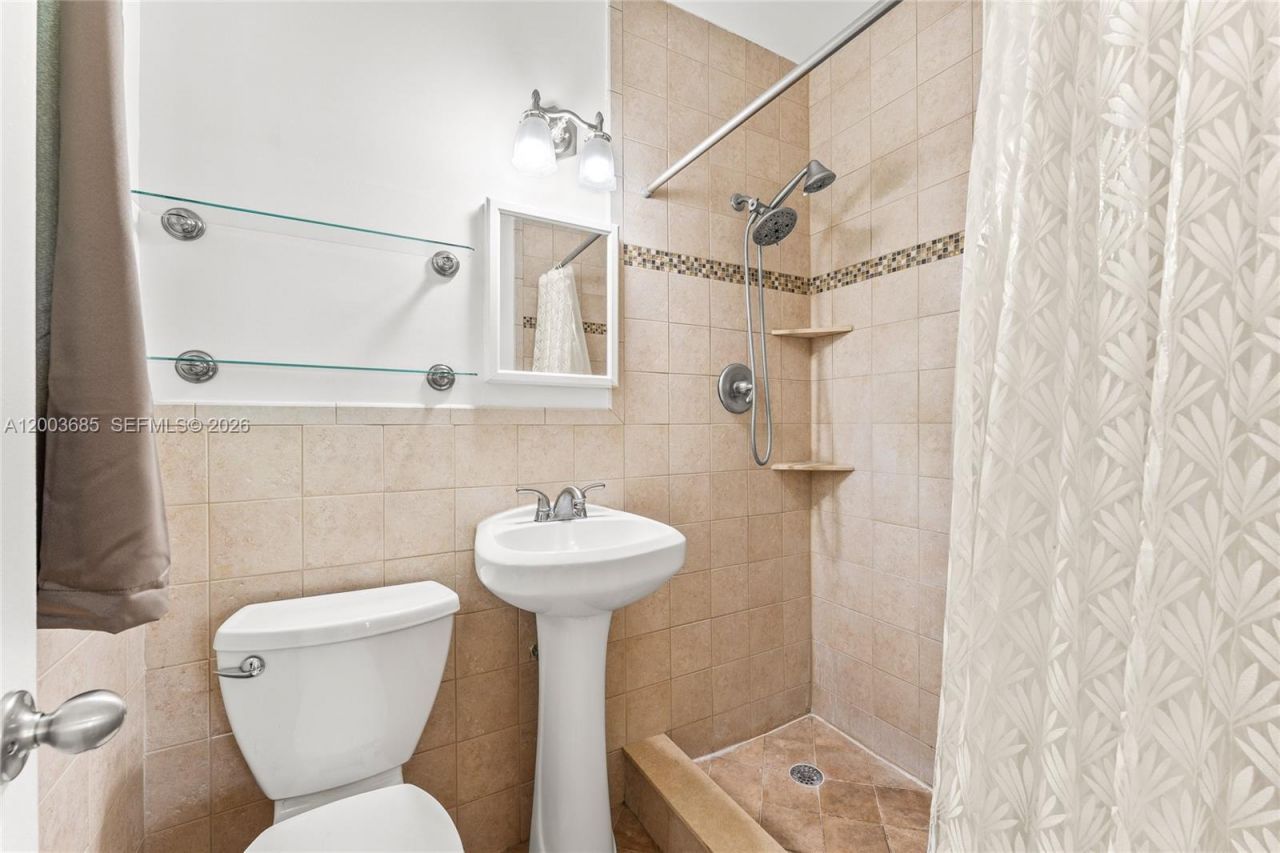 501 Lawn Way, Miami Springs, FL 33166 Photo