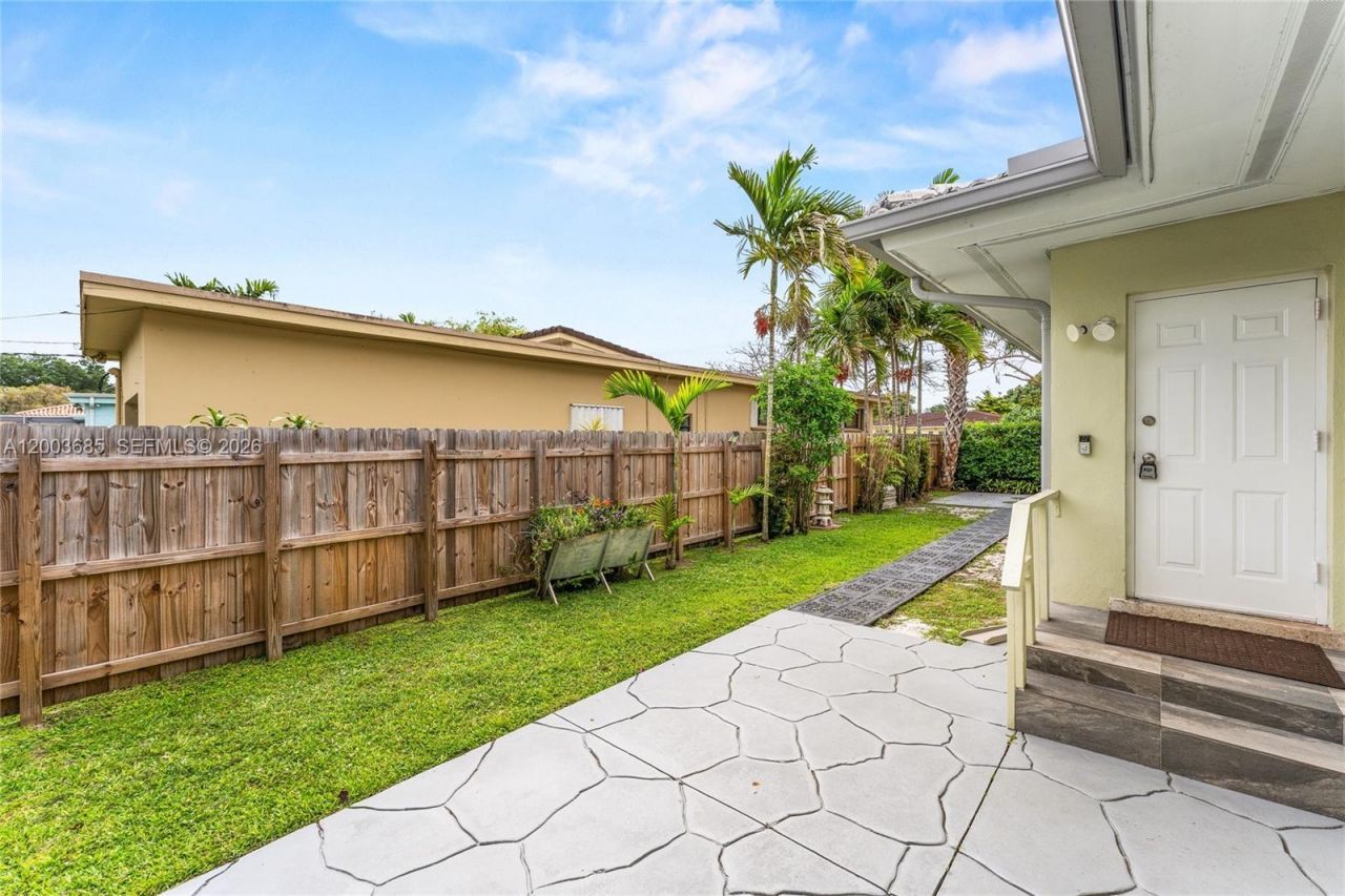 501 Lawn Way, Miami Springs, FL 33166 Photo