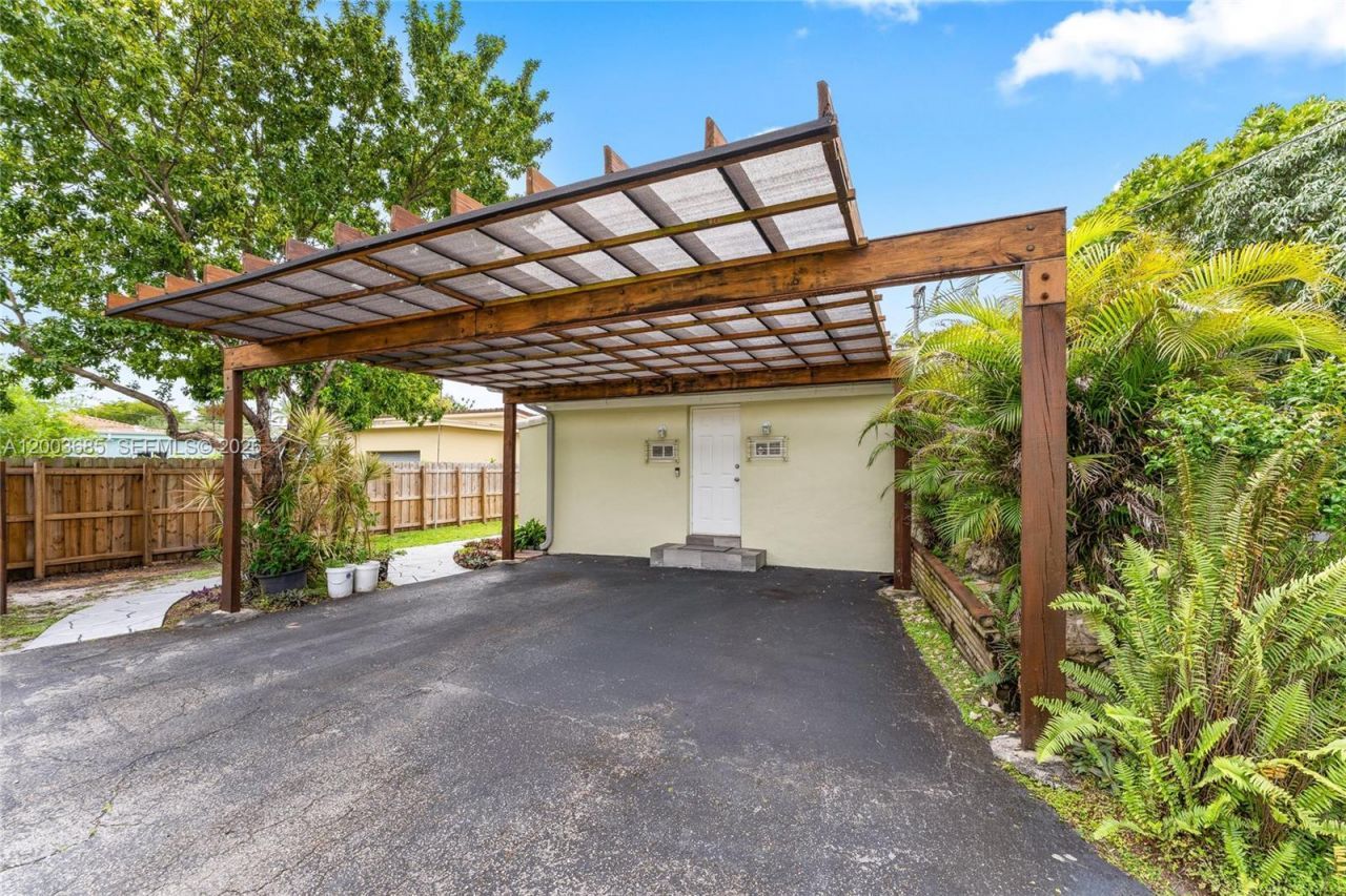 501 Lawn Way, Miami Springs, FL 33166 Photo