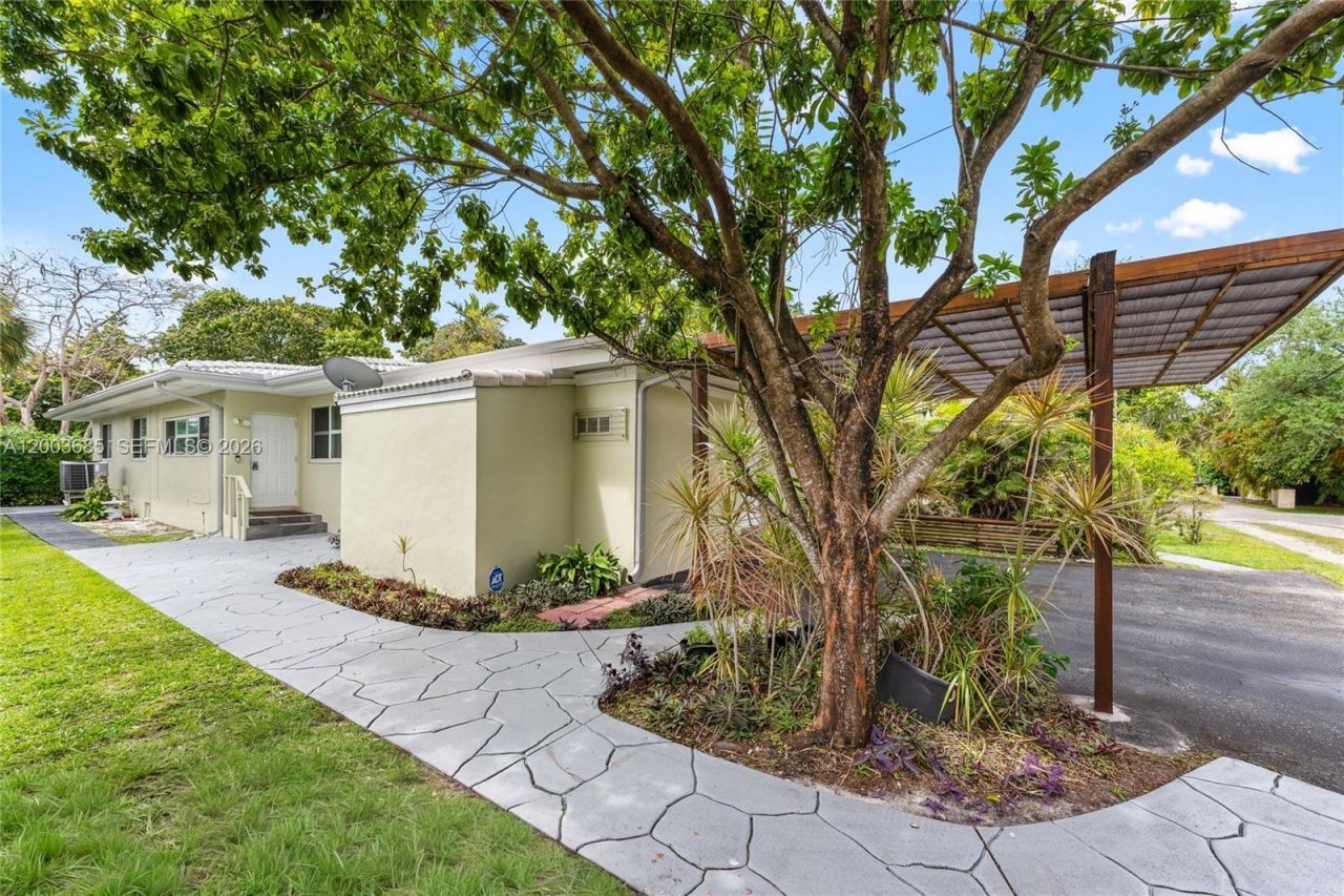 501 Lawn Way, Miami Springs, FL 33166 Photo