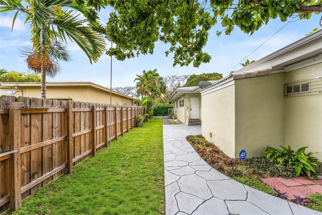 501 Lawn Way, Miami Springs, FL 33166 Photo