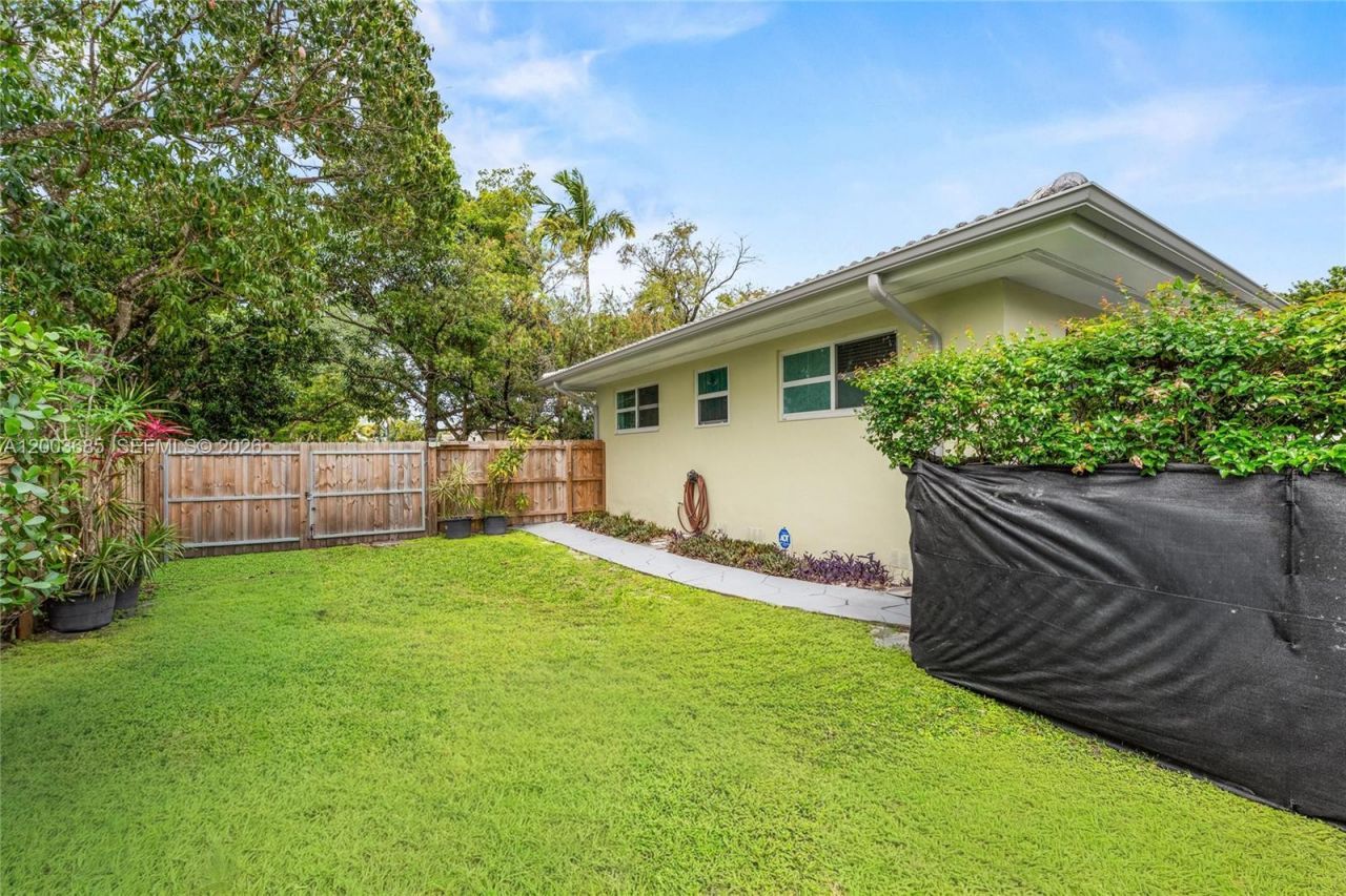 501 Lawn Way, Miami Springs, FL 33166 Photo