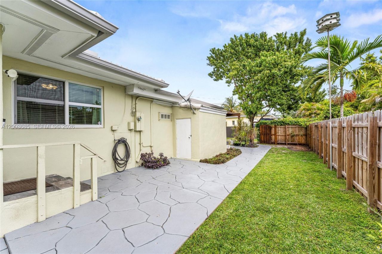 501 Lawn Way, Miami Springs, FL 33166 Photo