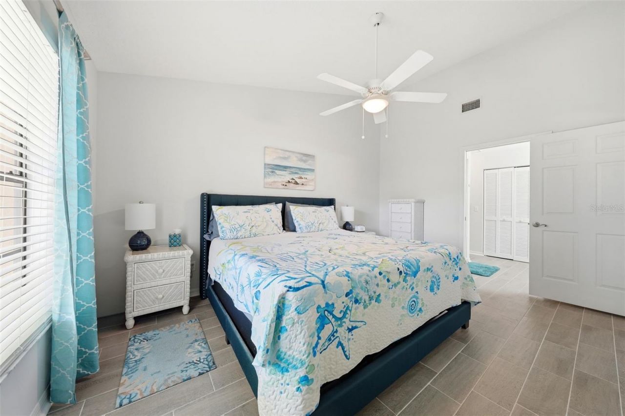 220 Juniper Way, Tavares, FL 32778 Photo