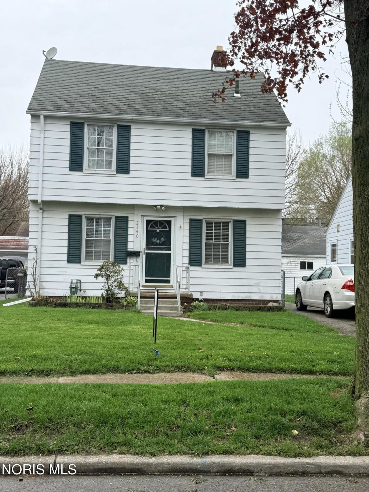 2340 Beaufort Avenue, Toledo, OH 43613 Main Photo