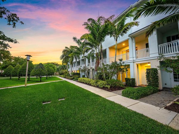 7085 Edison Place, Palm Beach Gardens, FL 33418