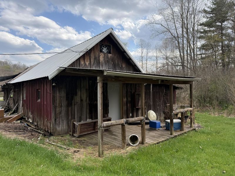22380 State Route 180, Rockbridge, OH 43149 Photo 3
