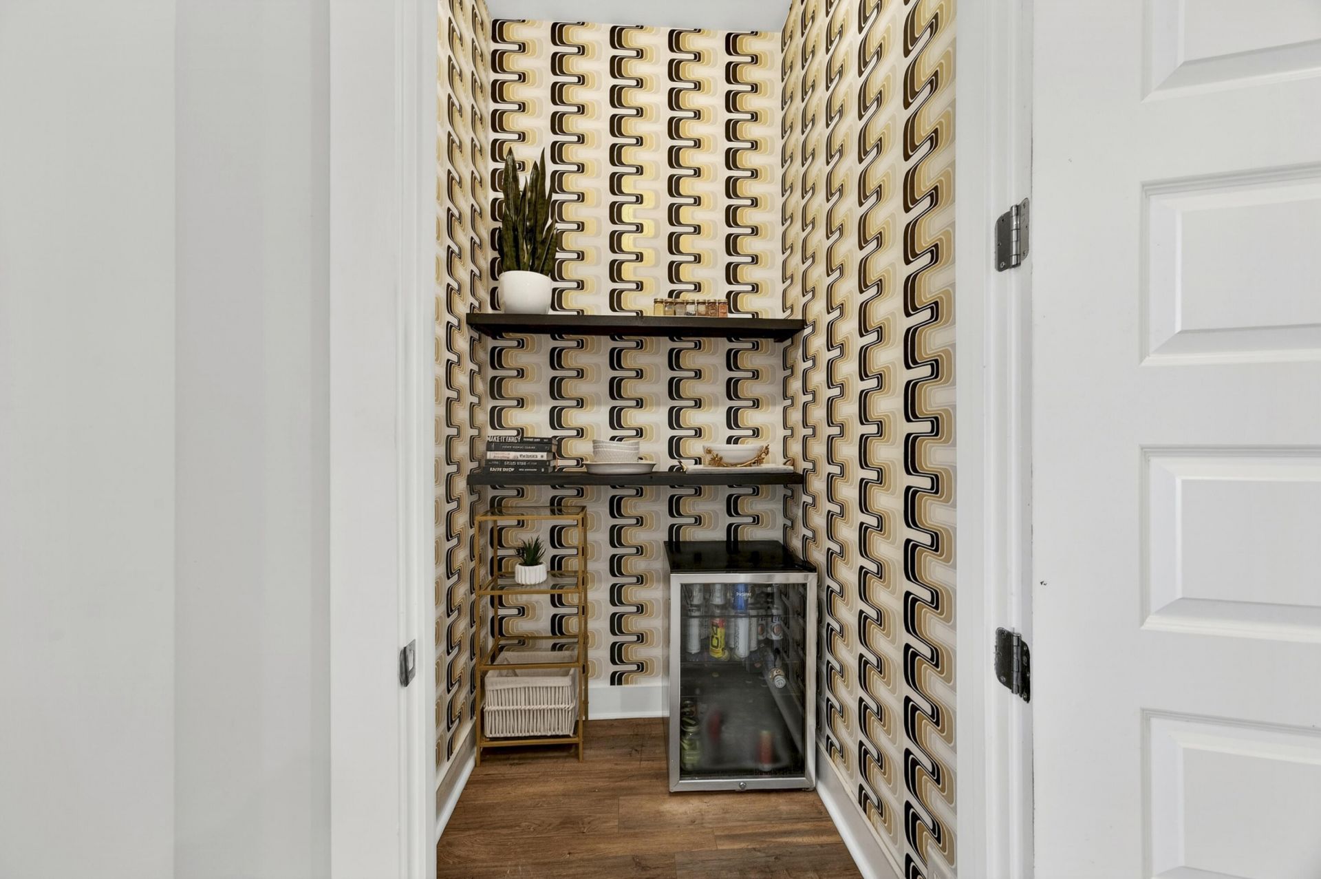 802 Kings Oak Court Photo 5