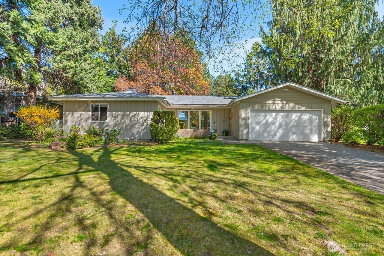 1401 N Devon Avenue, East Wenatchee, WA 98802 Main Photo