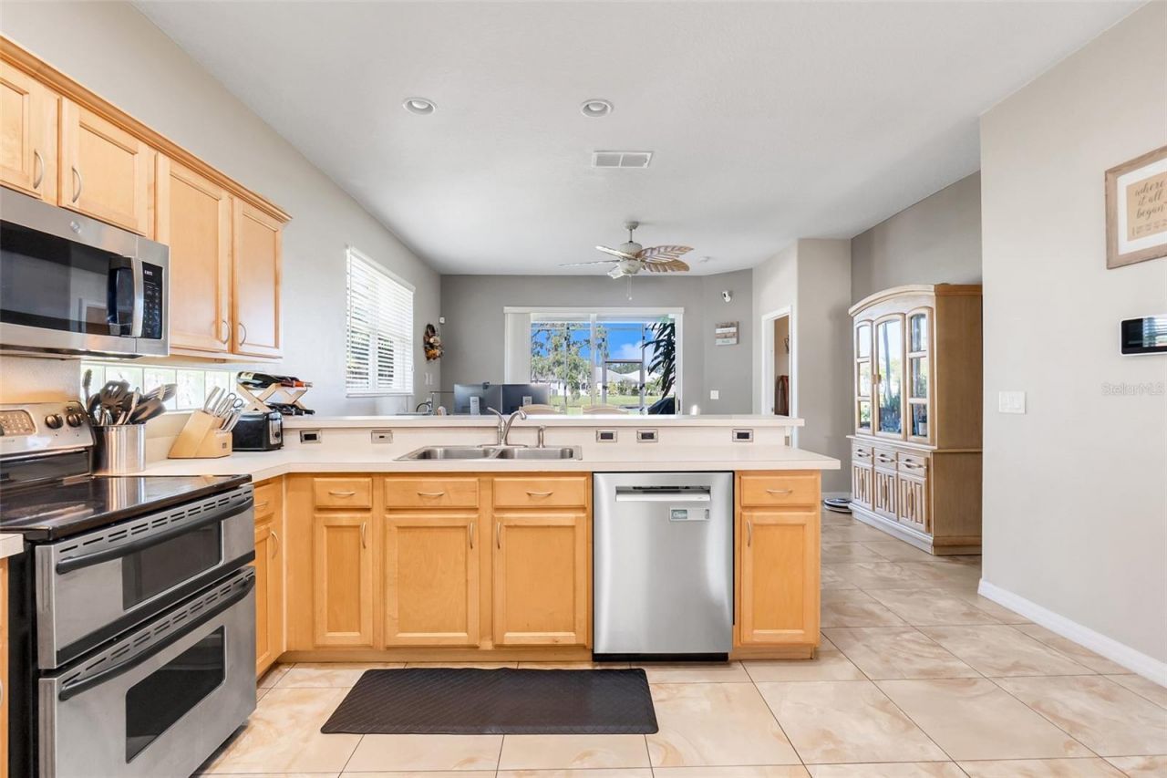 10232 Andover Point Circle , Orlando, FL 32825 Photo