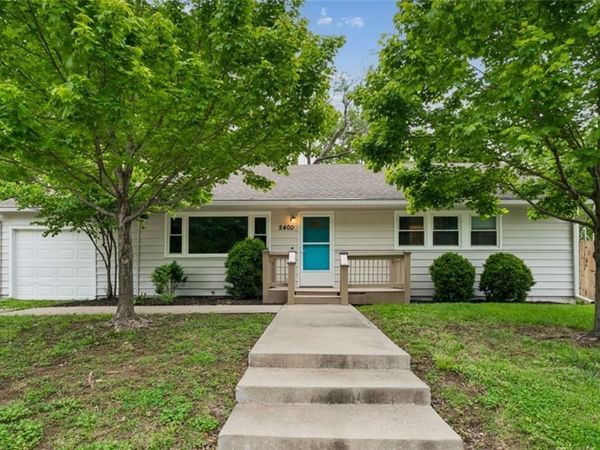 2400 Woodend Avenue, Kansas City, KS 66106