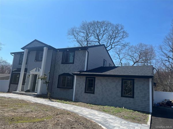 28 McCulloch Drive , Dix Hills, NY 11746