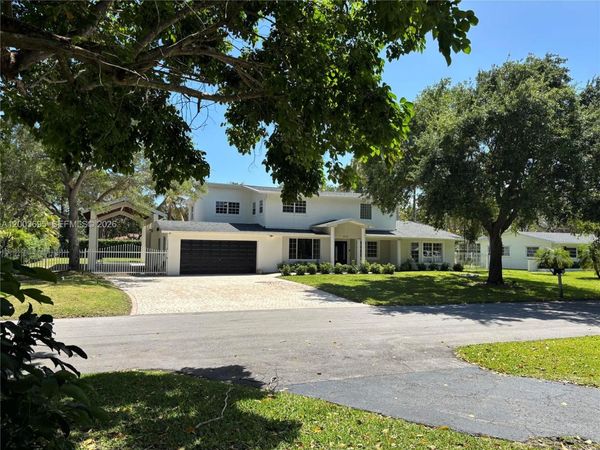 8320 SW 161st St, Palmetto Bay, FL 33157