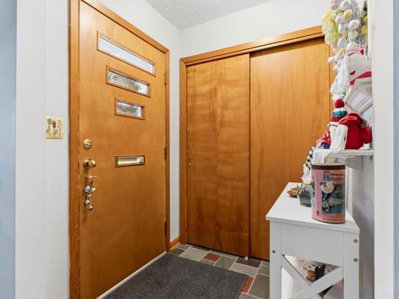 686 Kathryn Drive, Wilmington, OH 45177 Photo 7