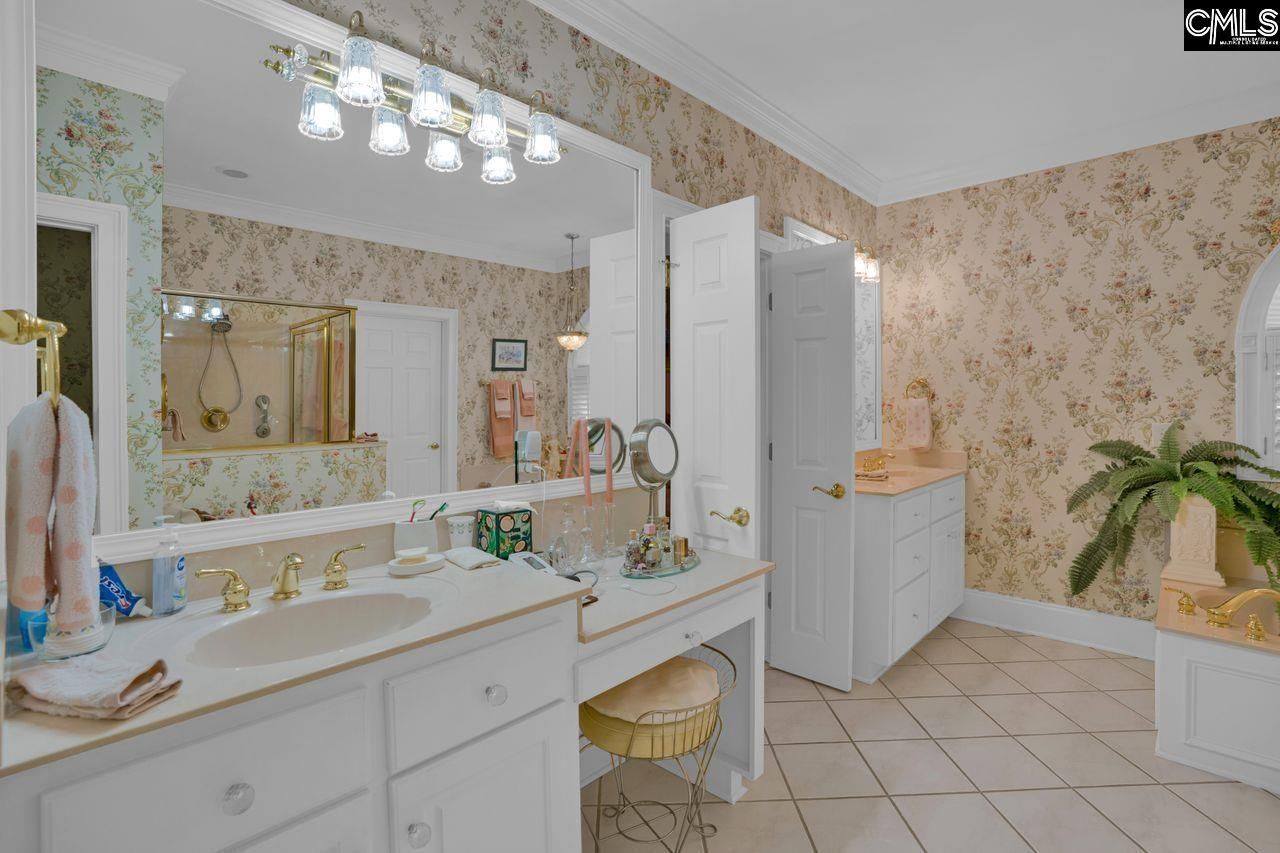 450 Oxenbridge Way Photo 45