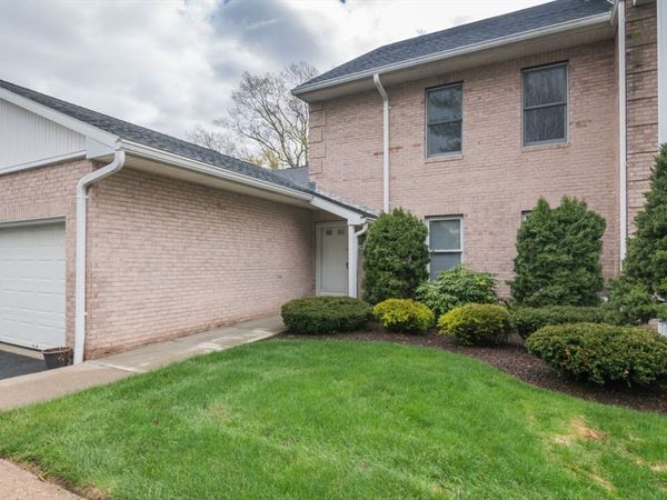 14 B Castle Hill Rd, Unit 14B, Agawam, MA 01001