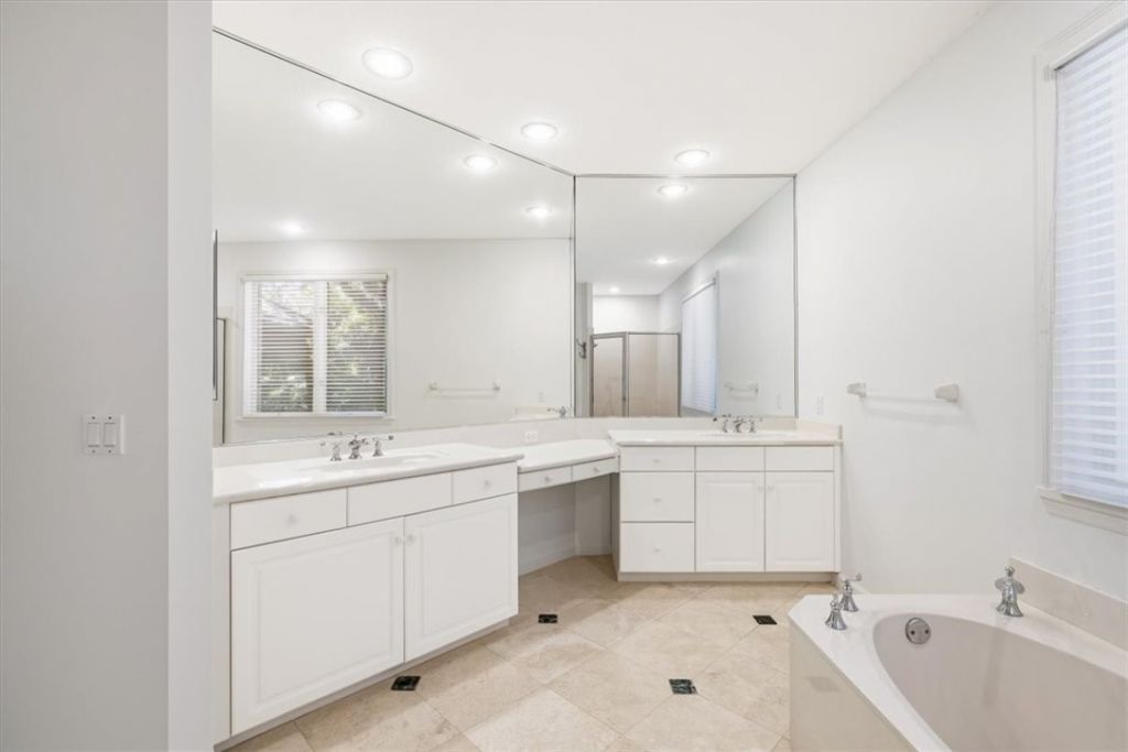 120 N White Jewel Court, Vero Beach, FL 32963 Photo