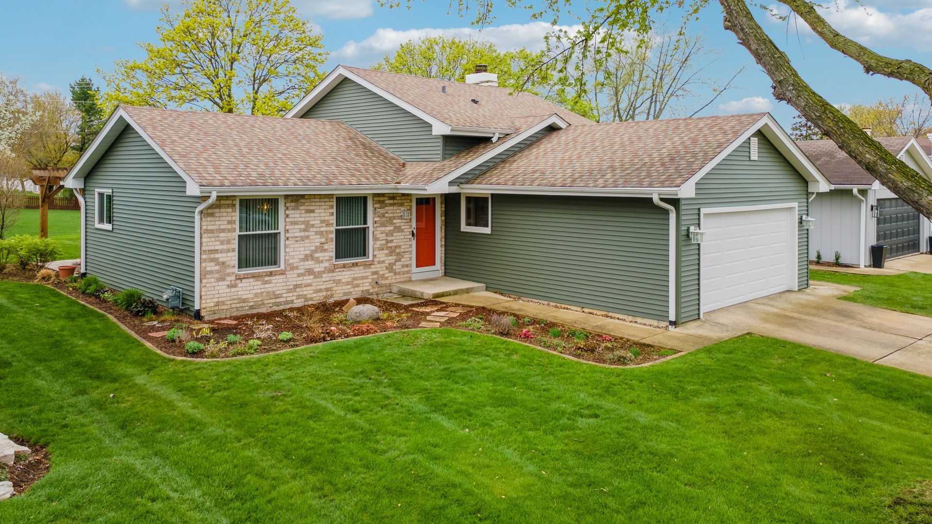 532 Tennyson Drive, Wheaton, IL 60189