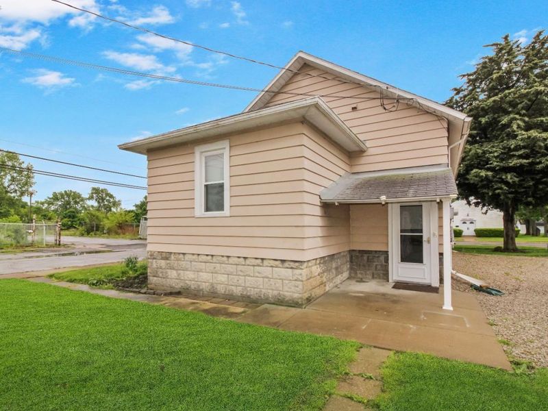 1515 E 3rd Street, Port Clinton, OH 43452 Photo 4