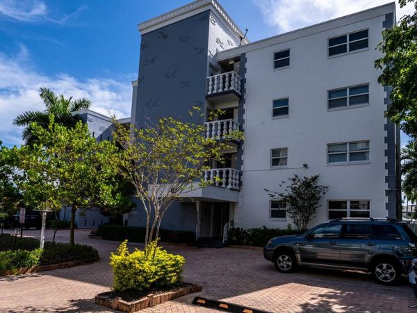 40 Isle Of Venice Drive, Unit 9, Fort Lauderdale, FL 33301