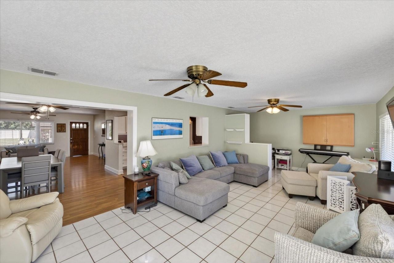 3067 Kapok Kove Drive, Clearwater, FL 33759 Photo