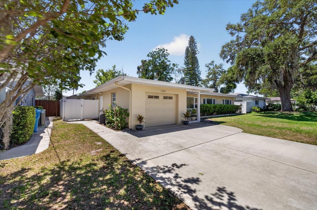 3067 Kapok Kove Drive, Clearwater, FL 33759 Photo