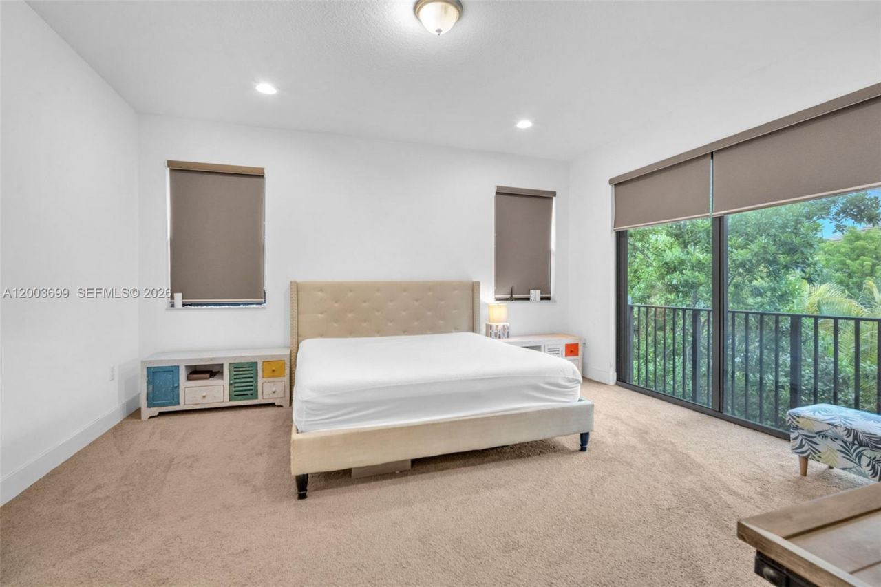 3575 W 97th St, Hialeah, FL 33018 Photo