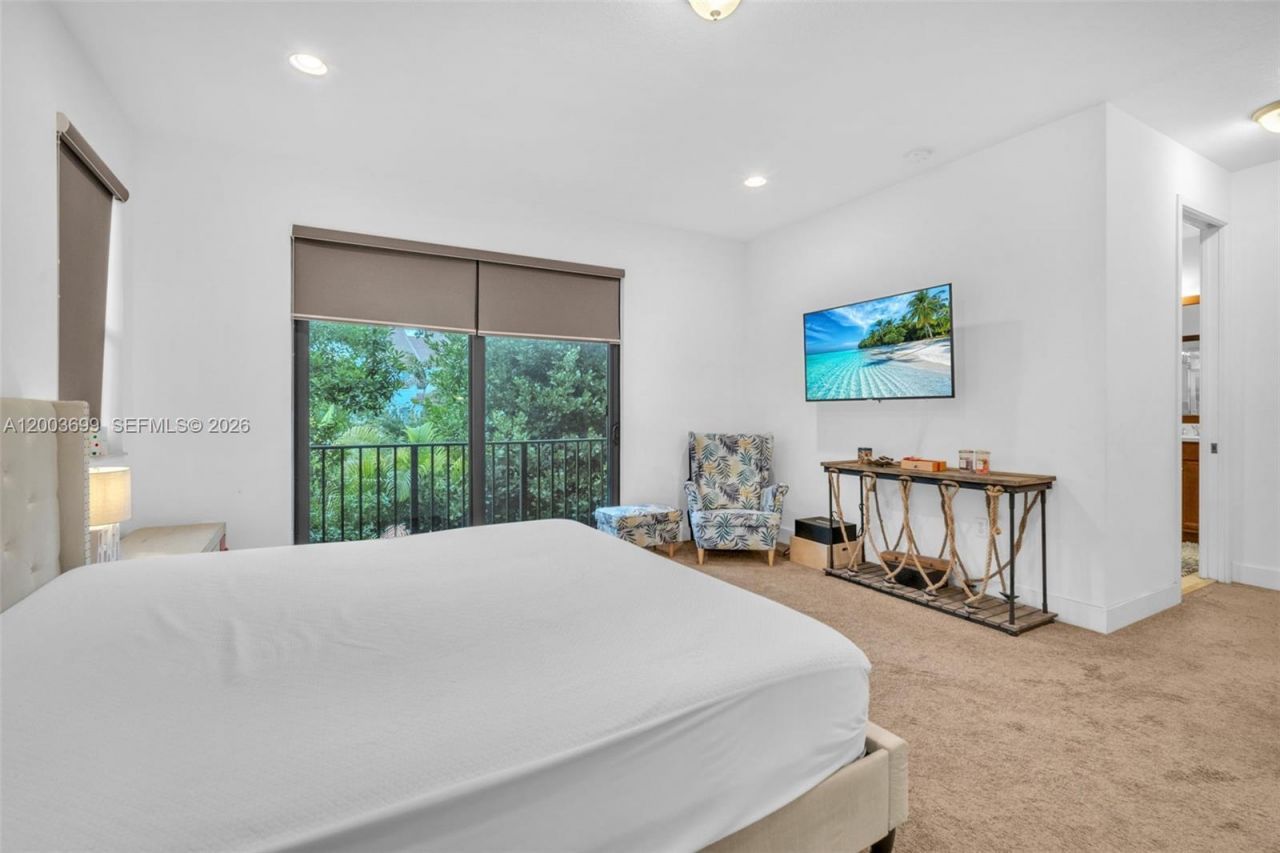 3575 W 97th St, Hialeah, FL 33018 Photo