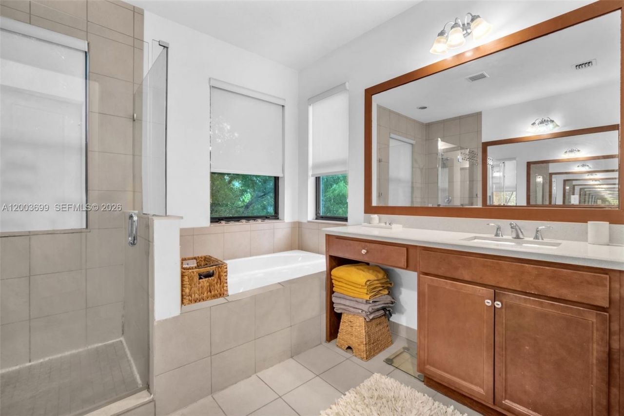 3575 W 97th St, Hialeah, FL 33018 Photo