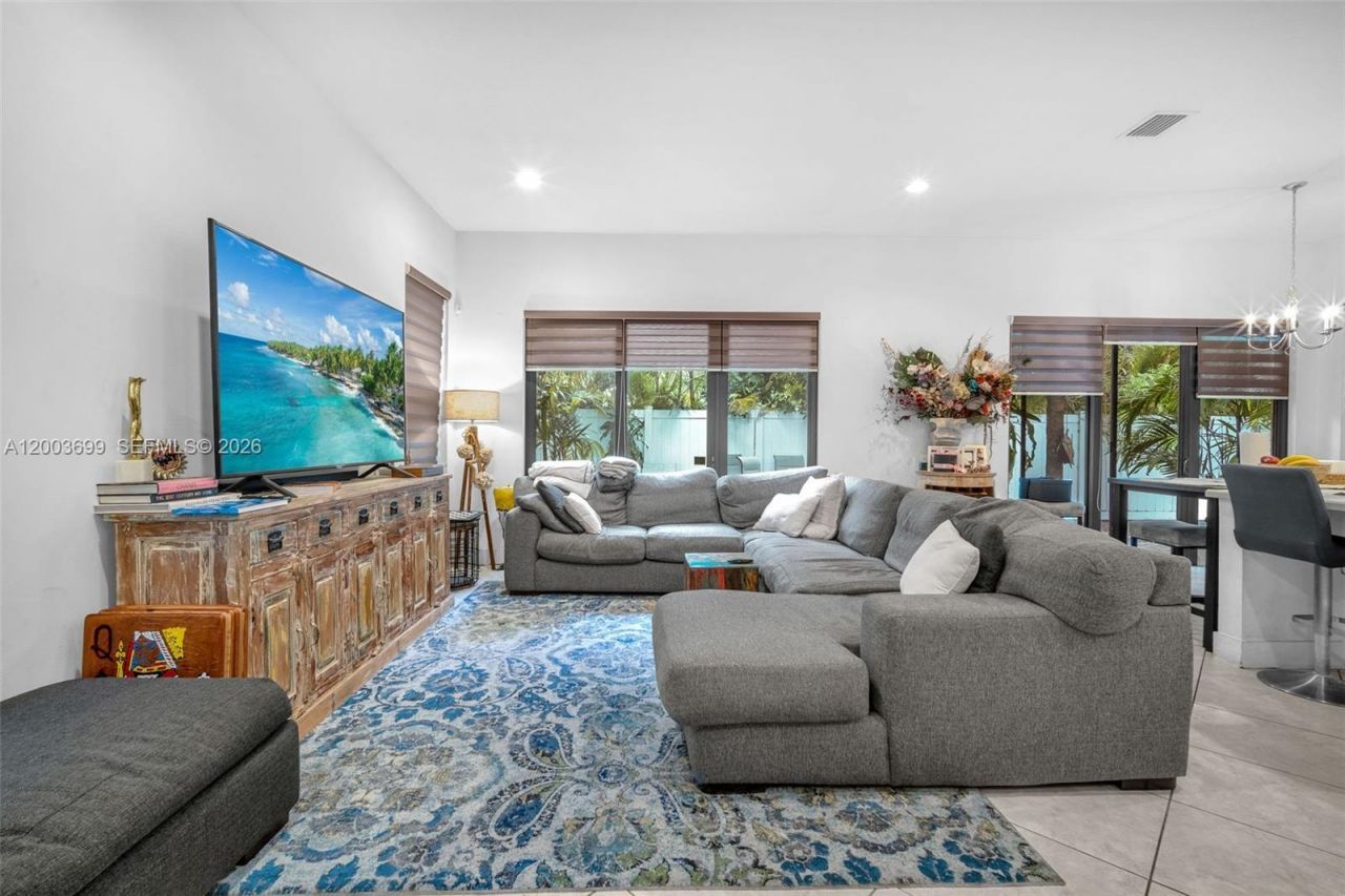 3575 W 97th St, Hialeah, FL 33018 Photo