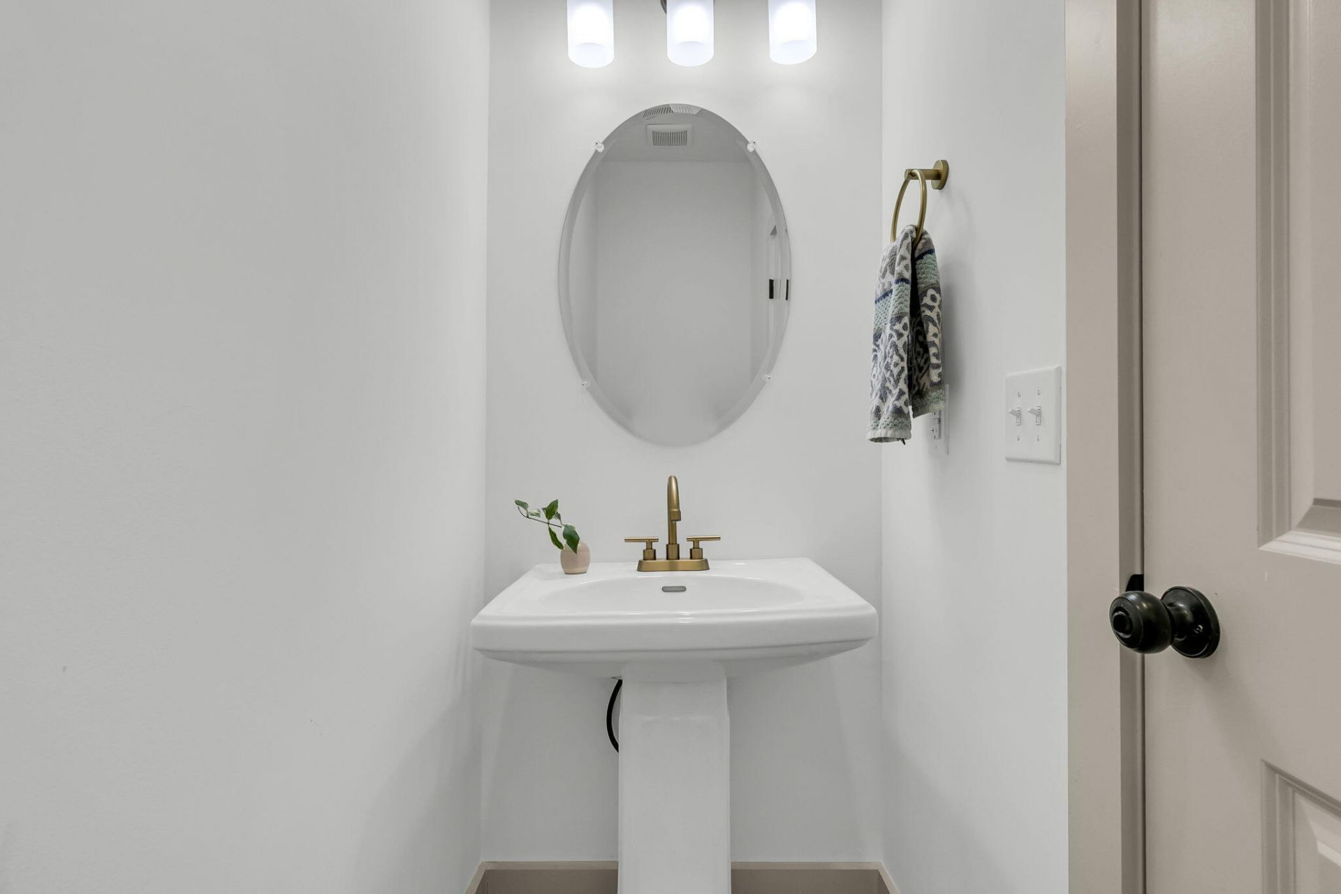 4005 Gravely Avenue Photo 7