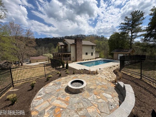 5506 Old Walland Hwy, Walland, TN 37886