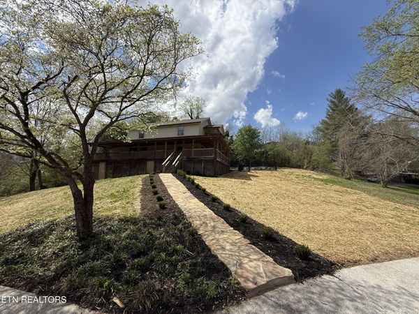 5506 Old Walland Hwy, Walland, TN 37886