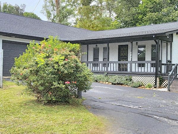 7807 Hixson Pike, Hixson, TN 37343