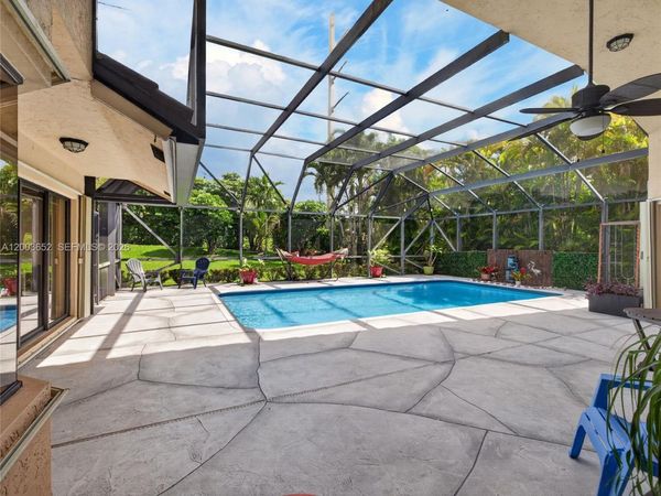 1025 Creekford Dr , Weston, FL 33326