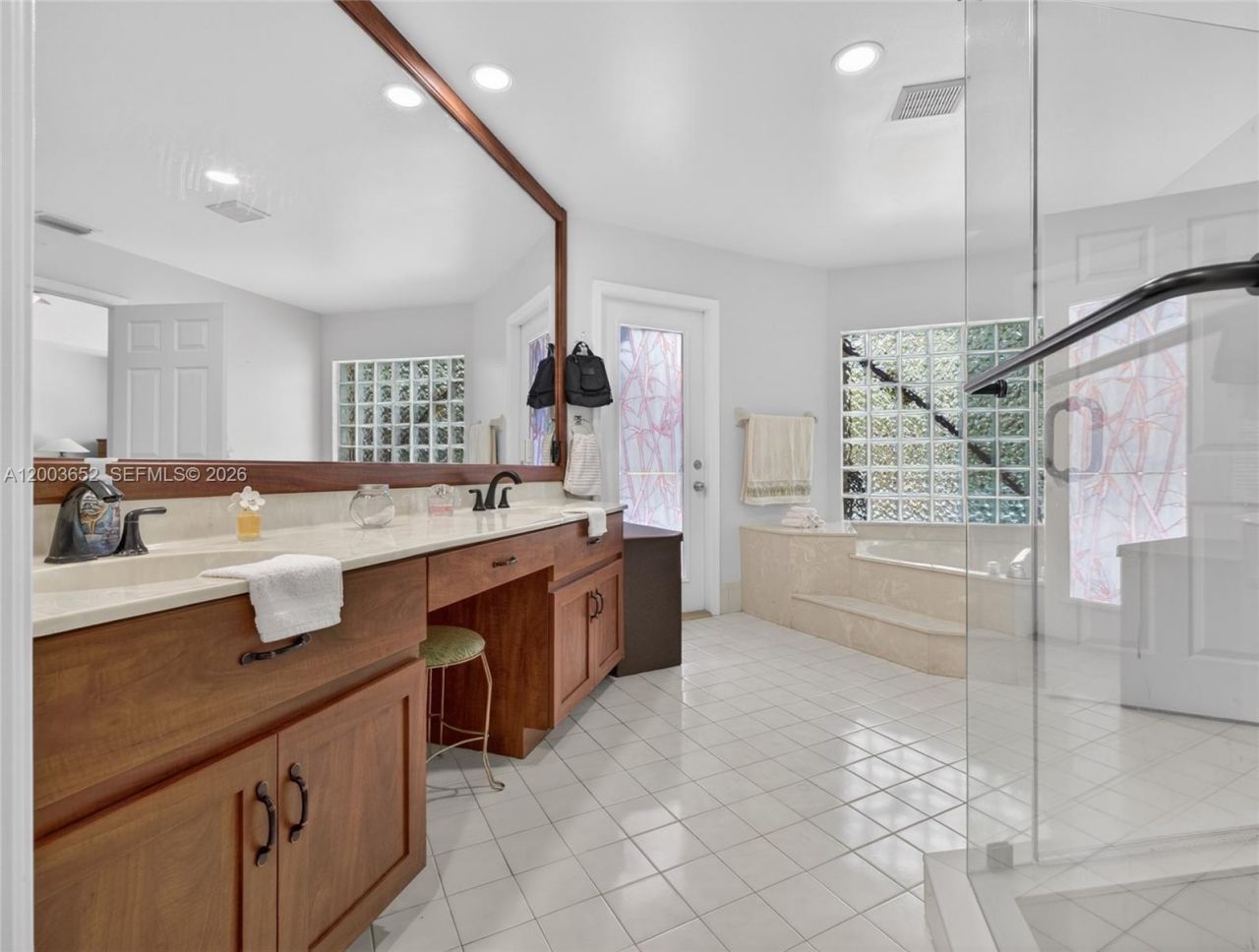 1025 Creekford Dr , Weston, FL 33326 Photo