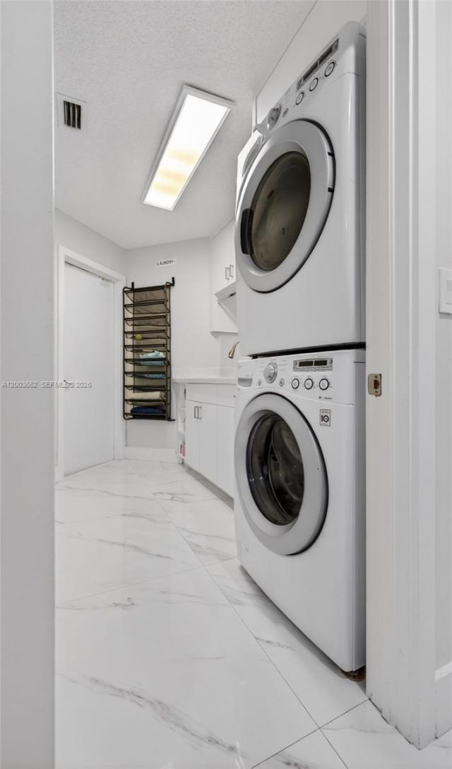 1025 Creekford Dr , Weston, FL 33326 Photo