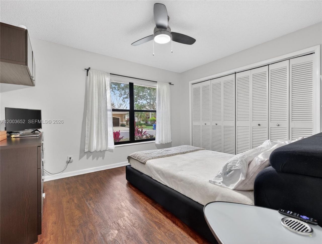 1025 Creekford Dr , Weston, FL 33326 Photo