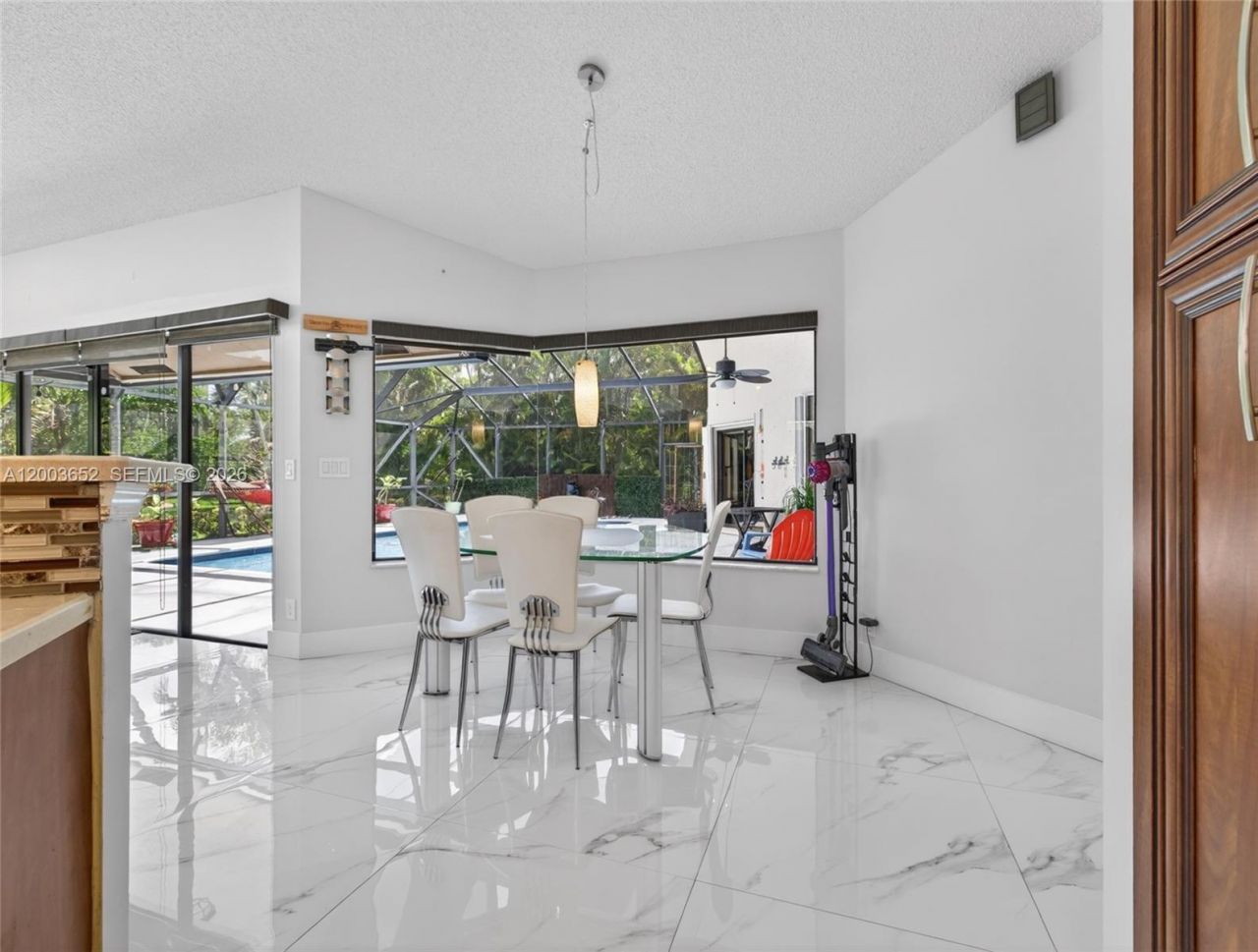 1025 Creekford Dr , Weston, FL 33326 Photo