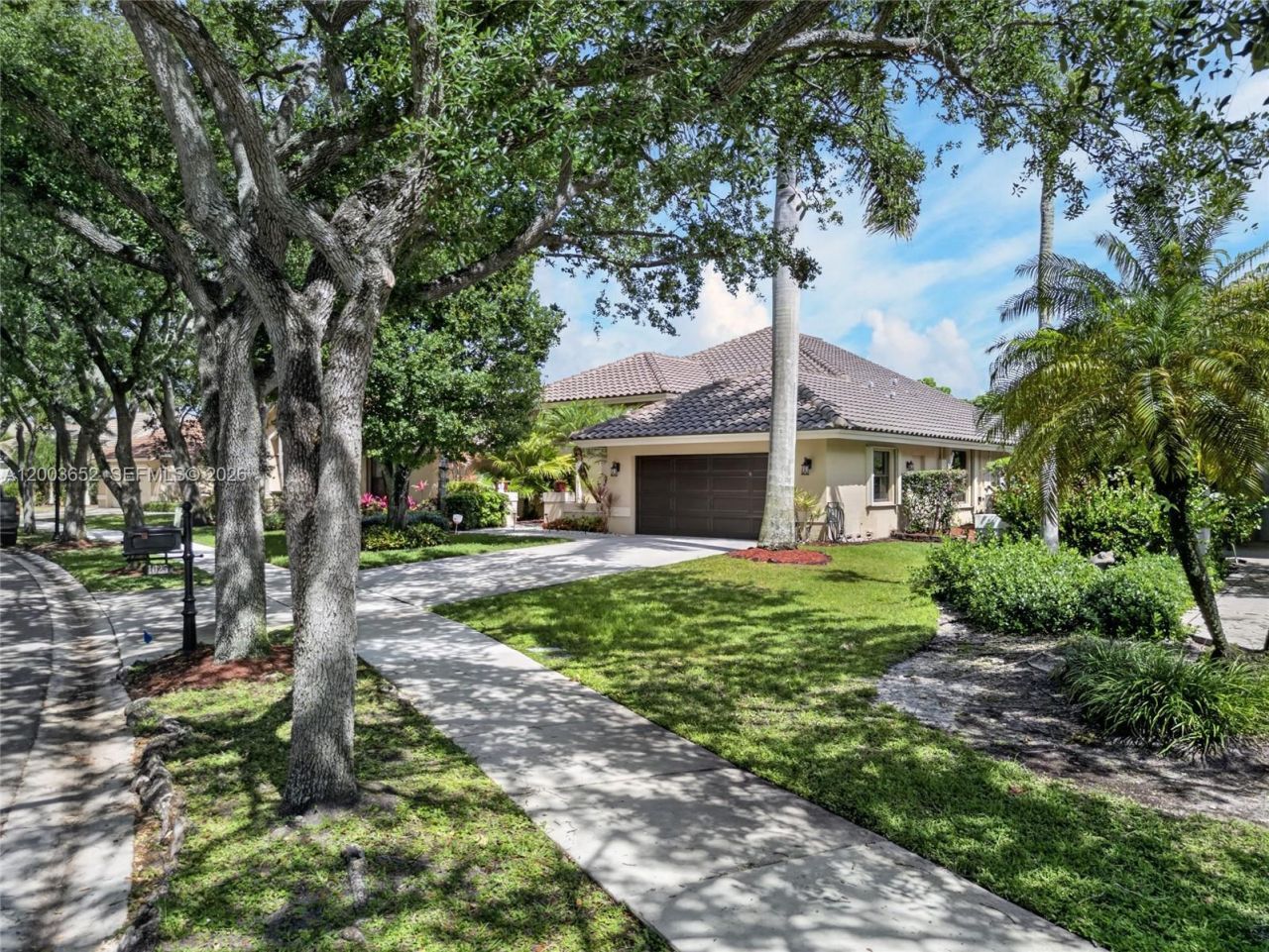 1025 Creekford Dr , Weston, FL 33326 Photo