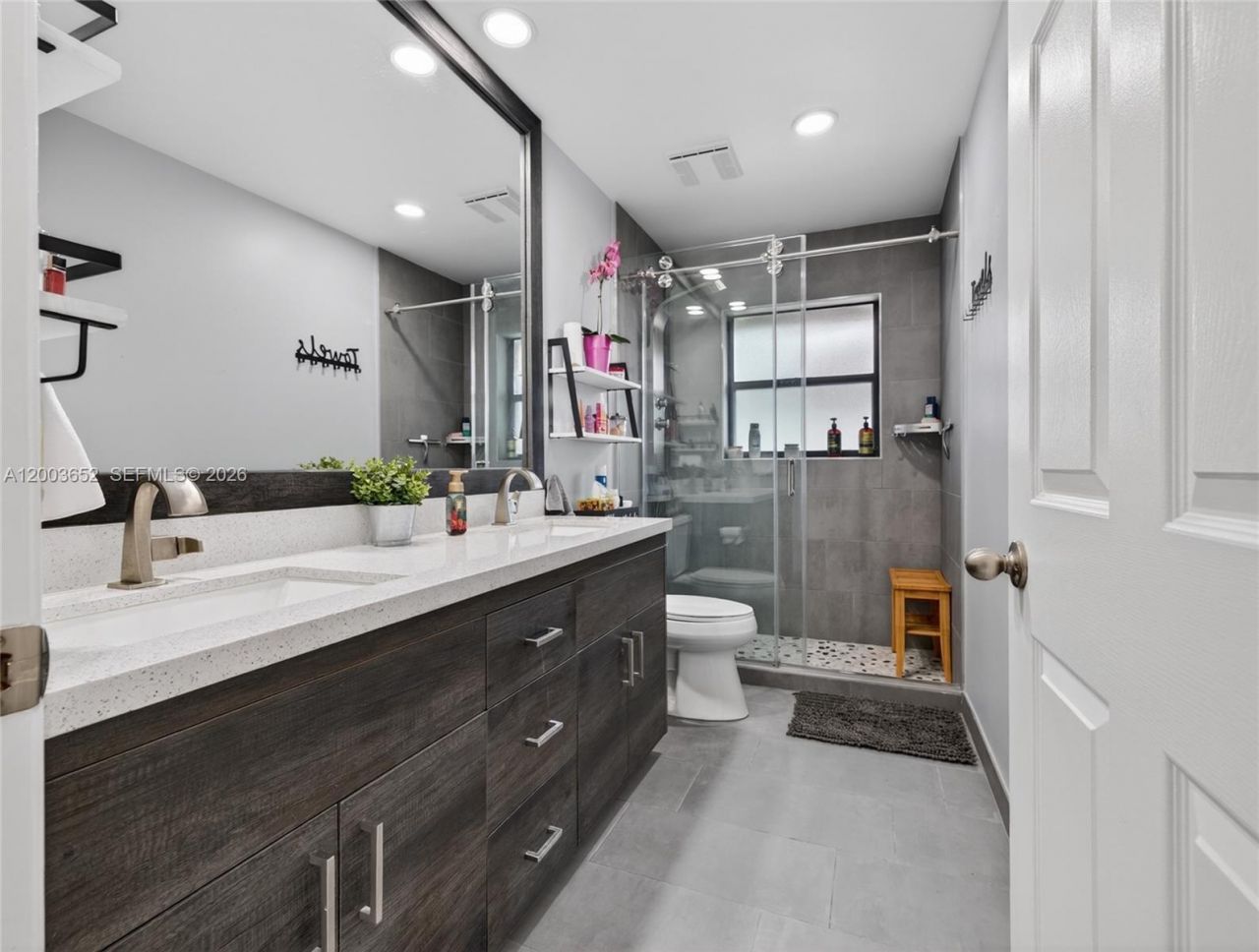 1025 Creekford Dr , Weston, FL 33326 Photo