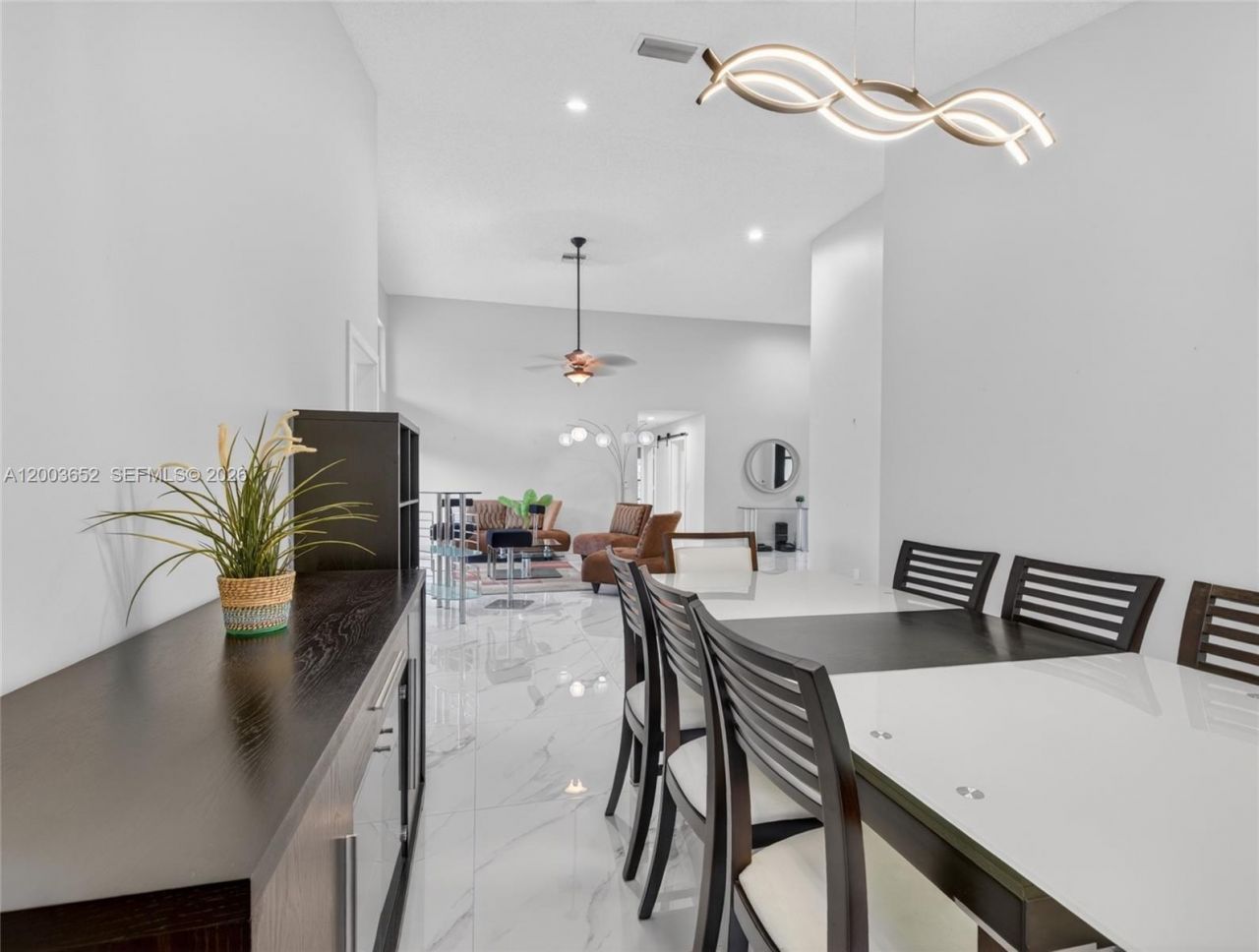 1025 Creekford Dr , Weston, FL 33326 Photo