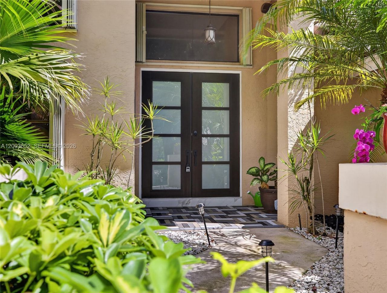 1025 Creekford Dr , Weston, FL 33326 Photo