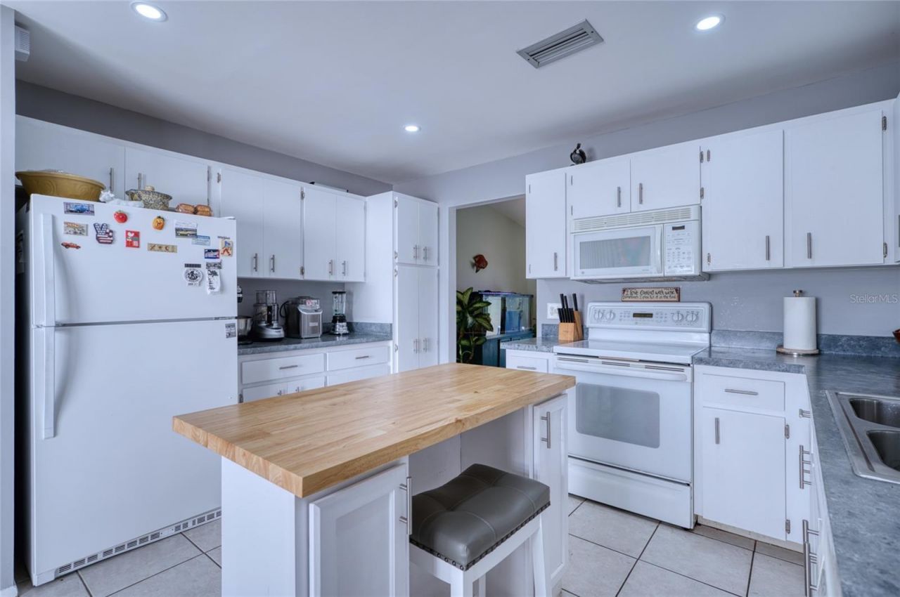 76 Sandstone Circle , Venice, FL 34293 Photo