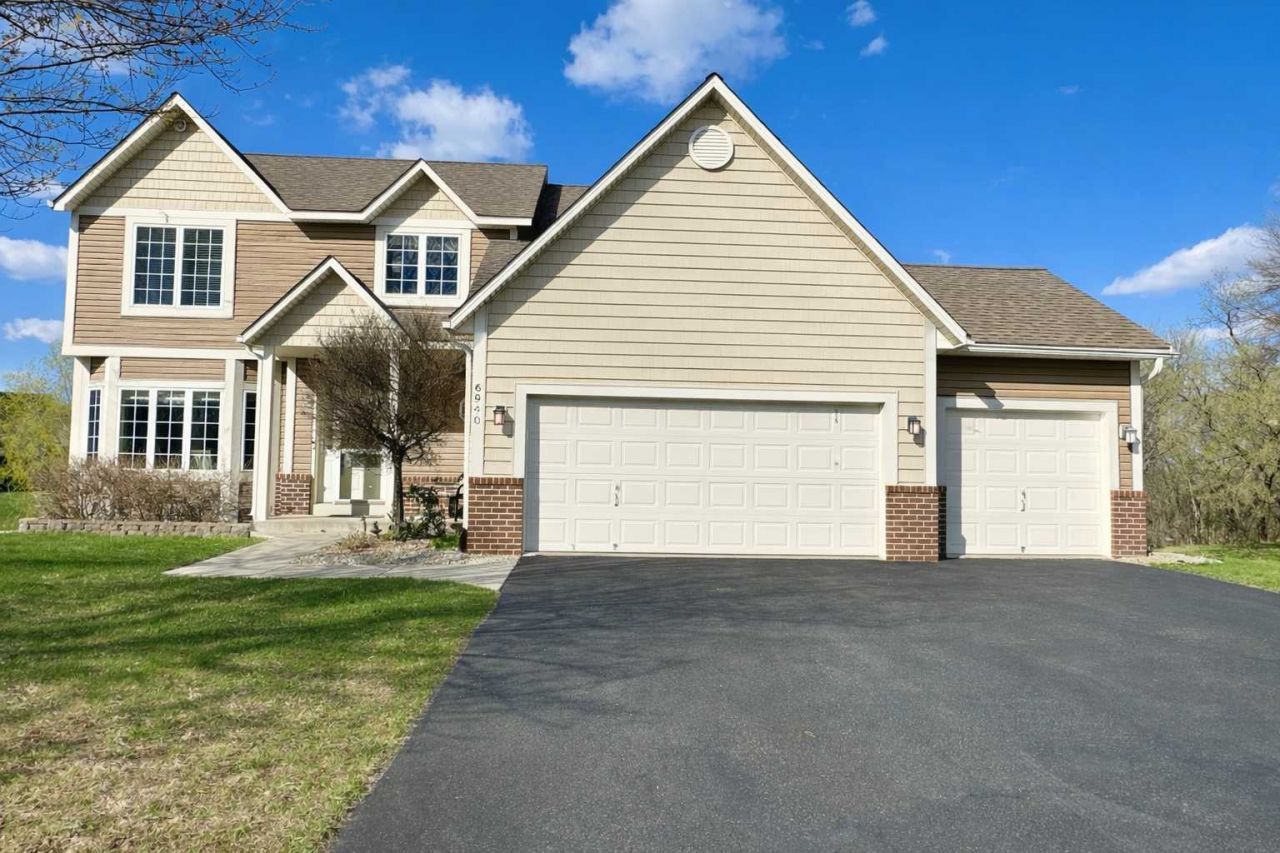 6940 Prairie Court S, Cottage Grove, MN 55016