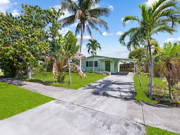 160 NE 60th Street, Oakland Park, FL 33334