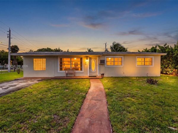 20621 NW 24th Ct , Miami Gardens, FL 33056